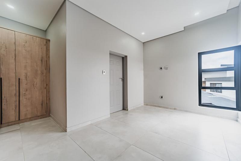 5 Bedroom Property for Sale in Six Fountains Residential Estate Gauteng