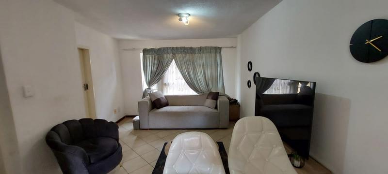 2 Bedroom Property for Sale in The Orchards Gauteng