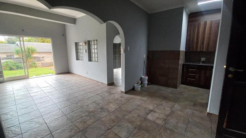 To Let 3 Bedroom Property for Rent in Wierda Park Gauteng