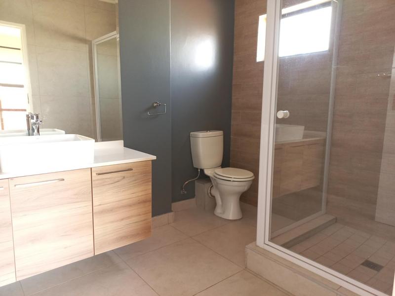 2 Bedroom Property for Sale in Glen Marais Gauteng