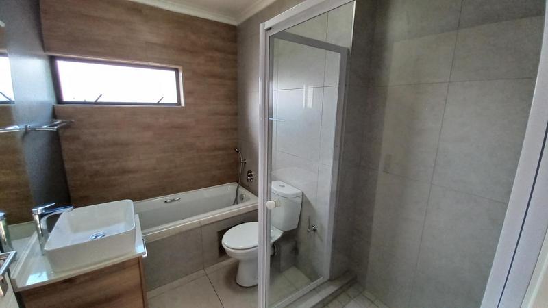 2 Bedroom Property for Sale in Glen Marais Gauteng