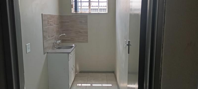 To Let commercial Property for Rent in Spartan Gauteng