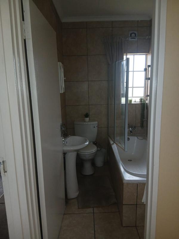 2 Bedroom Property for Sale in Elandspark Gauteng