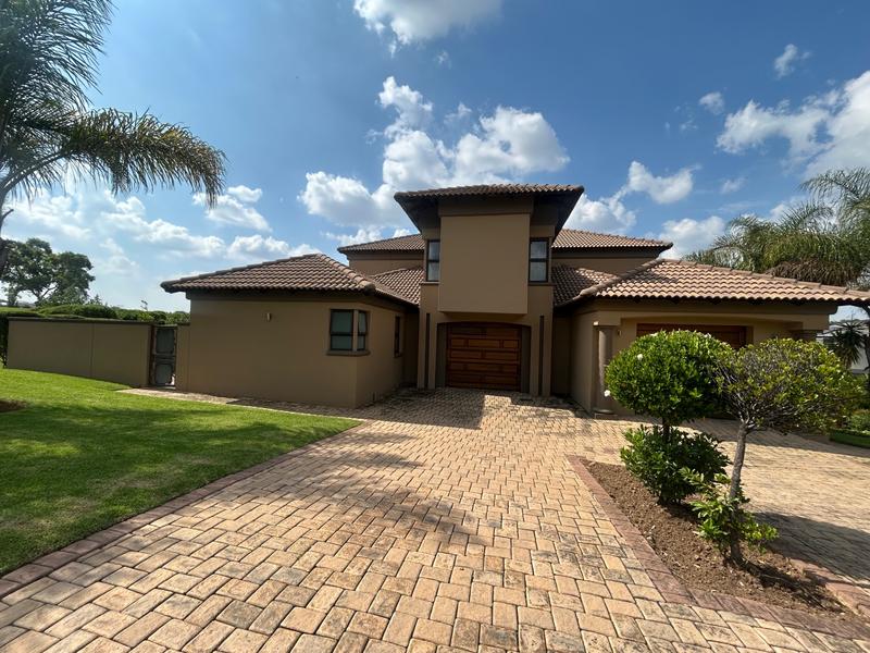 5 Bedroom Property for Sale in Blue Valley Golf Estate Gauteng