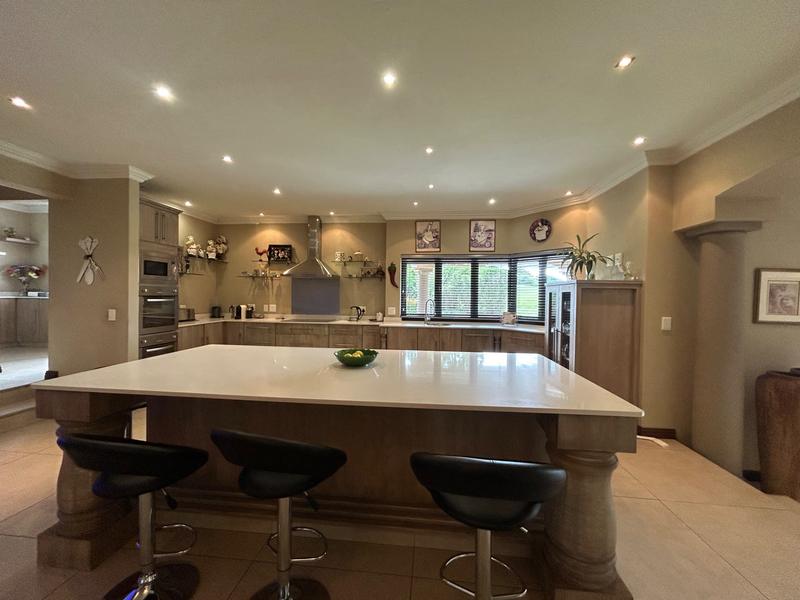 5 Bedroom Property for Sale in Blue Valley Golf Estate Gauteng