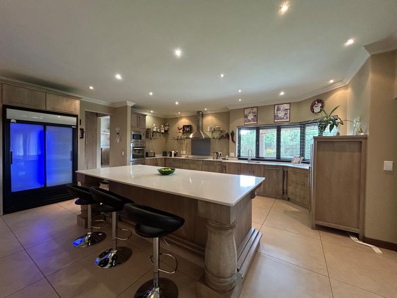 5 Bedroom Property for Sale in Blue Valley Golf Estate Gauteng