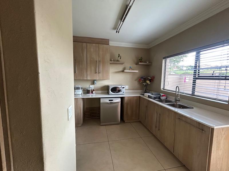 5 Bedroom Property for Sale in Blue Valley Golf Estate Gauteng