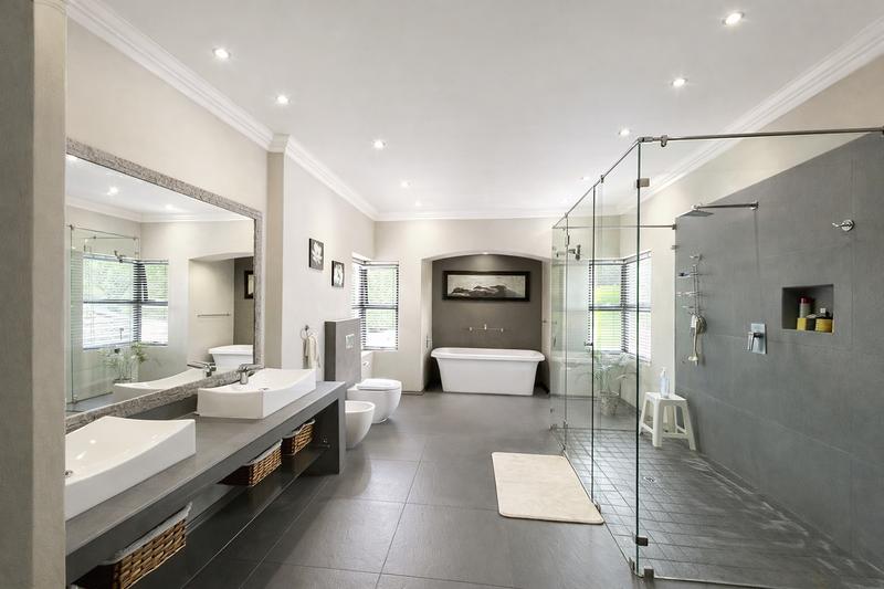 5 Bedroom Property for Sale in Blue Valley Golf Estate Gauteng