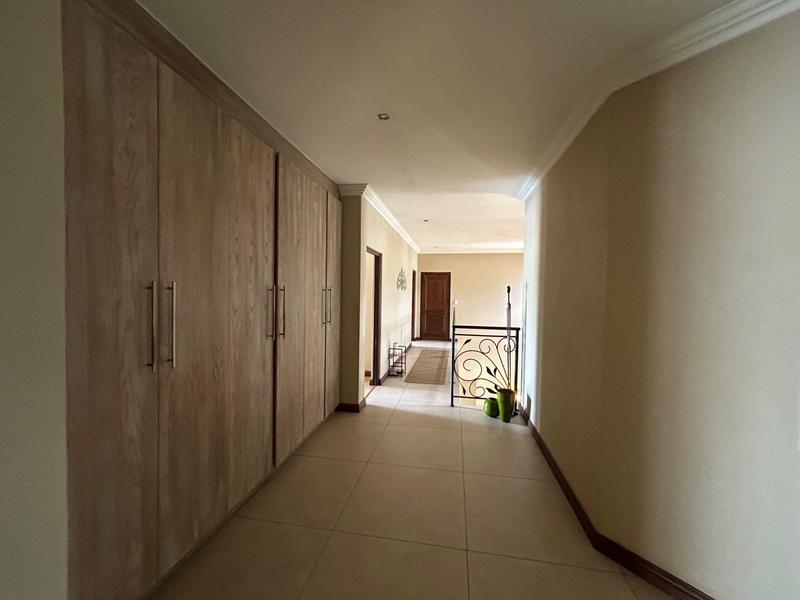 5 Bedroom Property for Sale in Blue Valley Golf Estate Gauteng