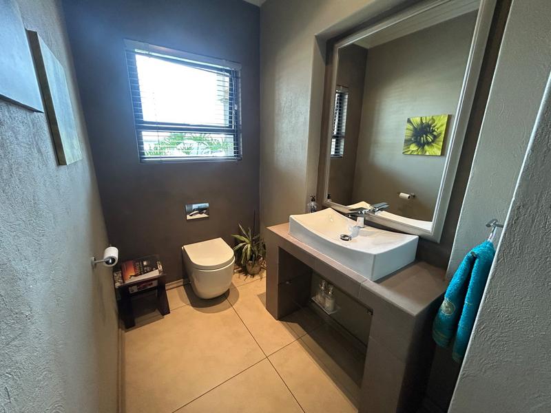 5 Bedroom Property for Sale in Blue Valley Golf Estate Gauteng