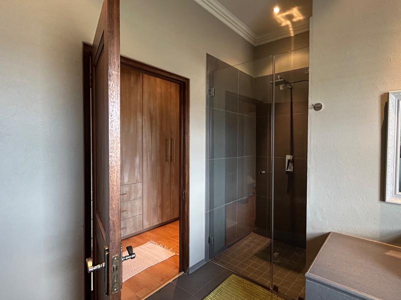 5 Bedroom Property for Sale in Blue Valley Golf Estate Gauteng