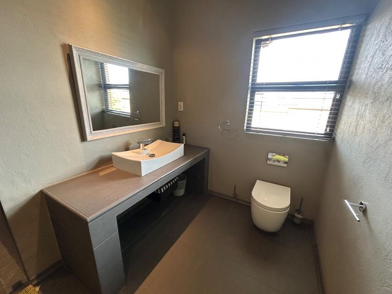 5 Bedroom Property for Sale in Blue Valley Golf Estate Gauteng