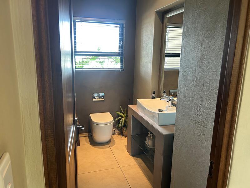 5 Bedroom Property for Sale in Blue Valley Golf Estate Gauteng