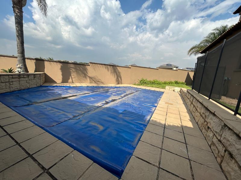 5 Bedroom Property for Sale in Blue Valley Golf Estate Gauteng