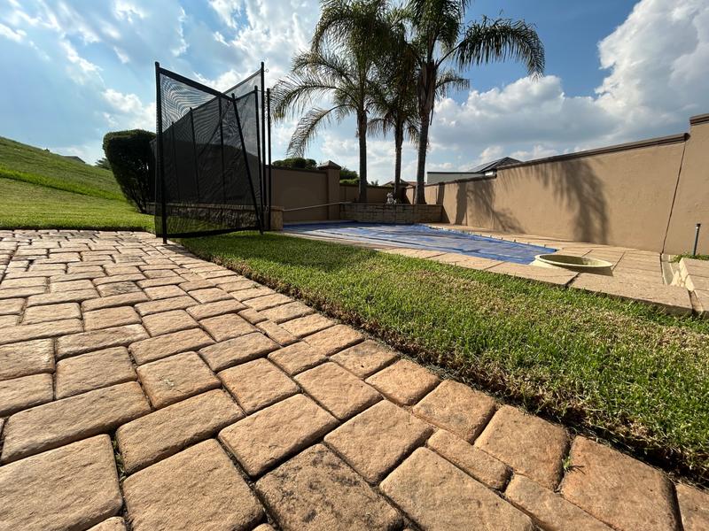 5 Bedroom Property for Sale in Blue Valley Golf Estate Gauteng