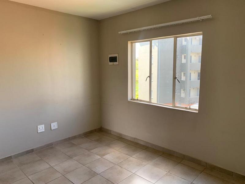 To Let 2 Bedroom Property for Rent in Fleurhof Gauteng