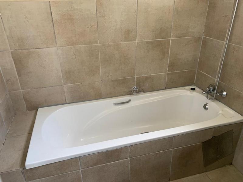 To Let 2 Bedroom Property for Rent in Fleurhof Gauteng