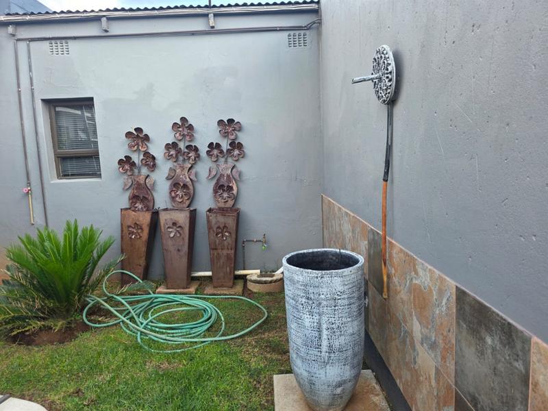 3 Bedroom Property for Sale in Greenhills Gauteng
