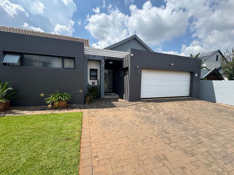 3 Bedroom Property for Sale in Midstream Meadows Gauteng