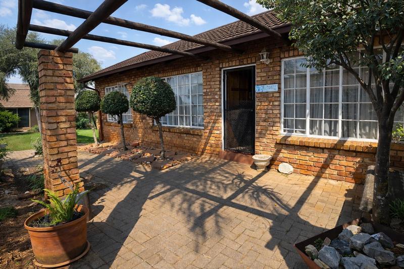 2 Bedroom Property for Sale in Elardus Park Gauteng