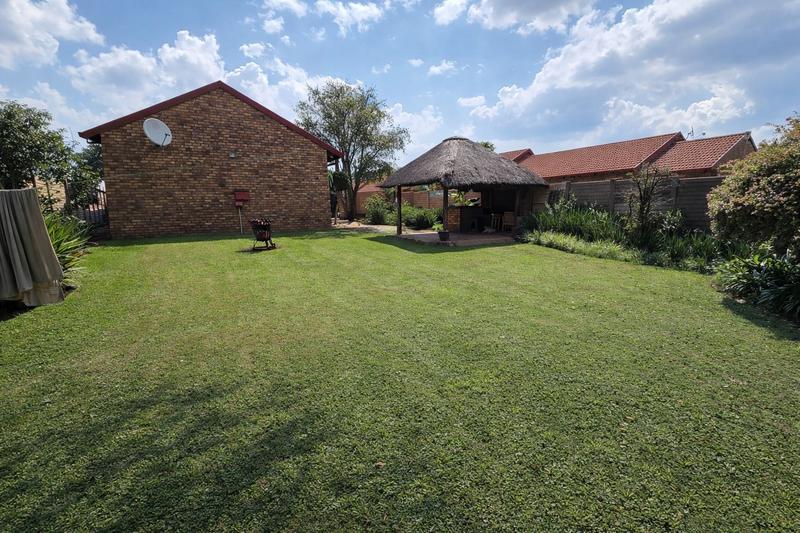 2 Bedroom Property for Sale in Elardus Park Gauteng