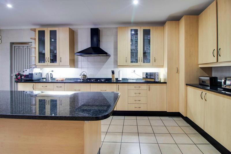 Commercial Property for Sale in Roodekrans Gauteng