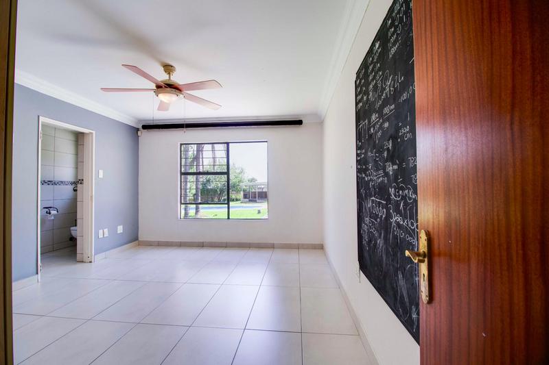 9 Bedroom Property for Sale in Ruimsig Gauteng