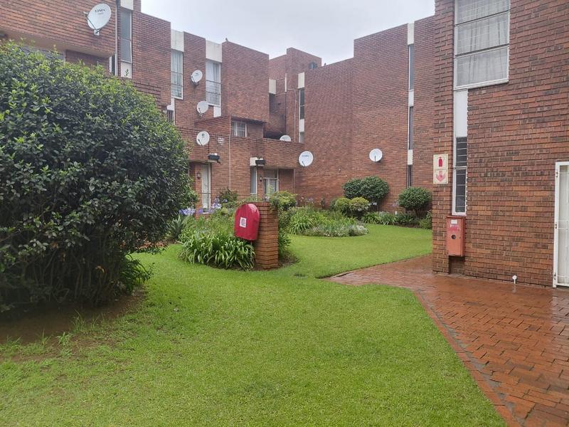 To Let 1 Bedroom Property for Rent in Malvern East Gauteng