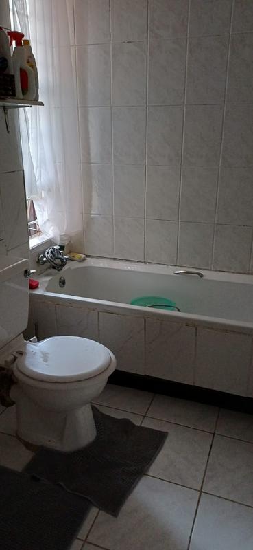 To Let 1 Bedroom Property for Rent in Malvern East Gauteng