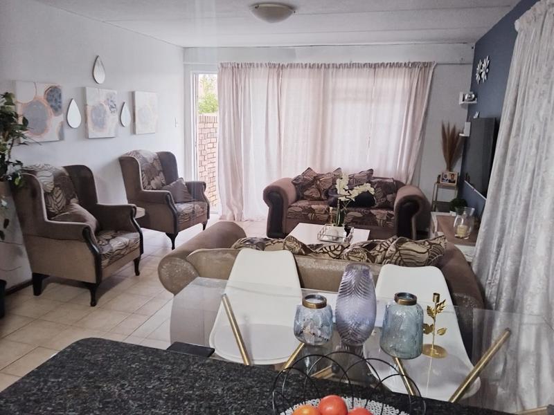 To Let 2 Bedroom Property for Rent in Edleen Gauteng