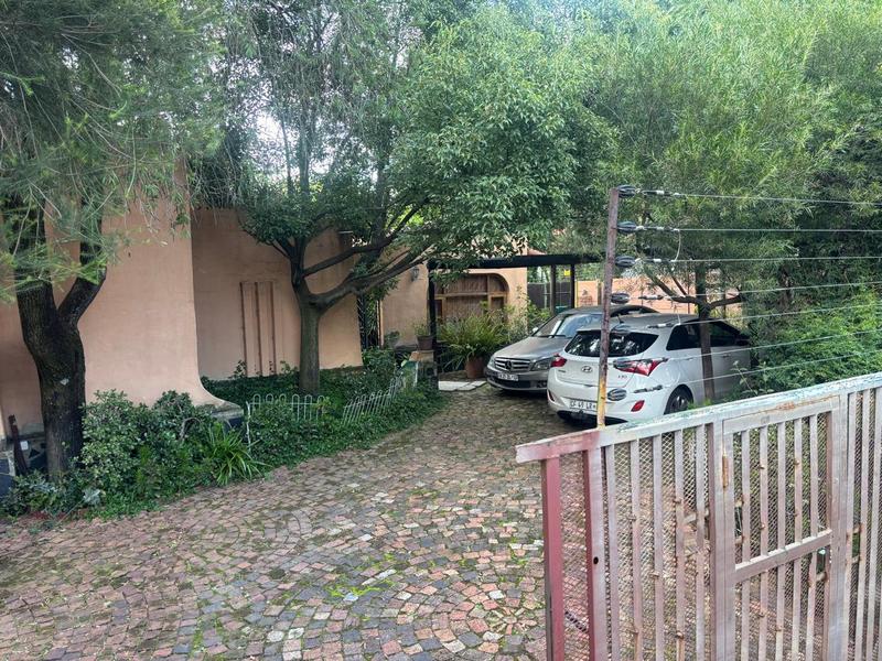 6 Bedroom Property for Sale in Buccleuch Gauteng