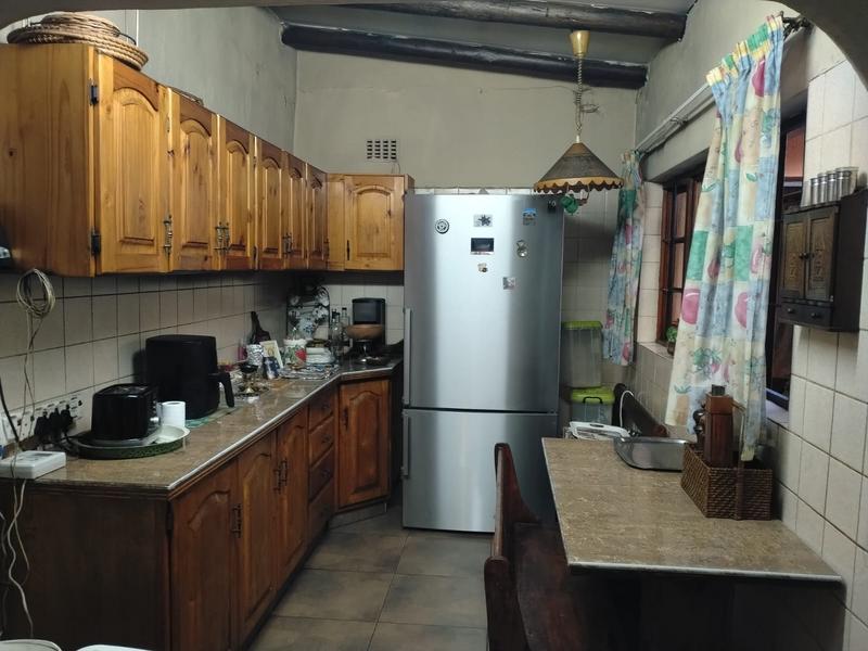 6 Bedroom Property for Sale in Buccleuch Gauteng