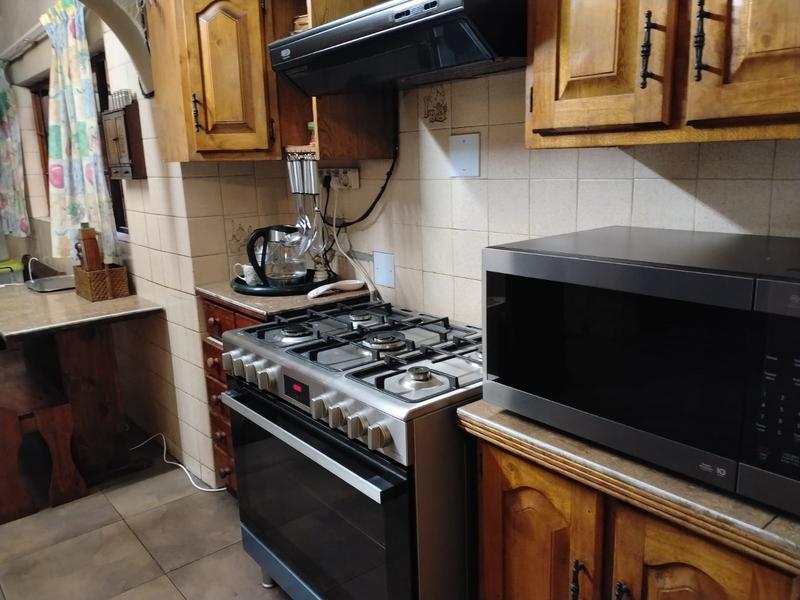 6 Bedroom Property for Sale in Buccleuch Gauteng