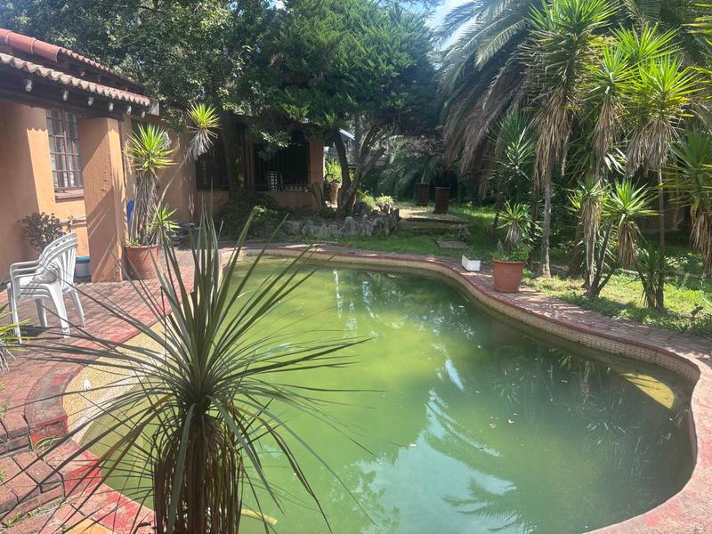 6 Bedroom Property for Sale in Buccleuch Gauteng