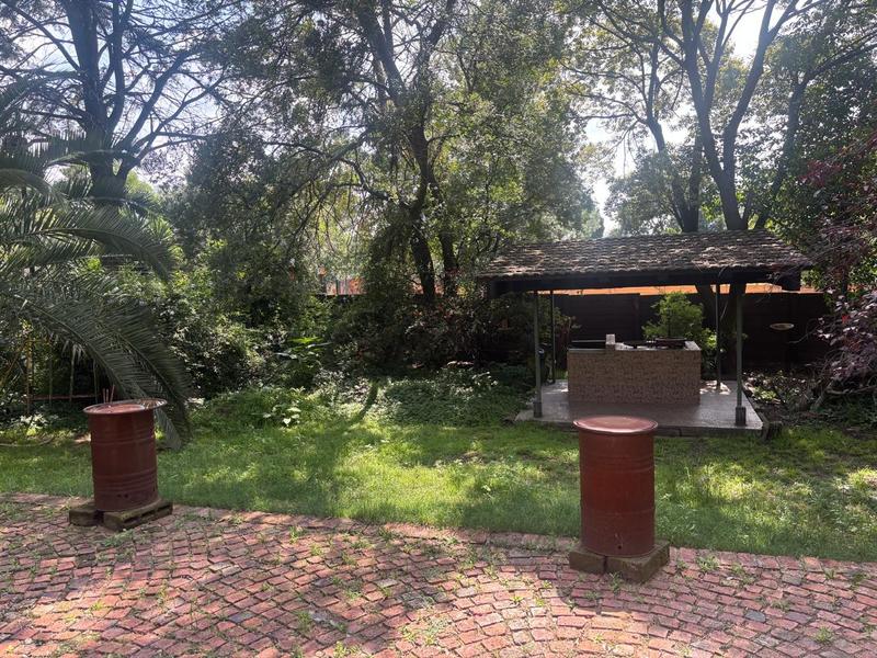6 Bedroom Property for Sale in Buccleuch Gauteng