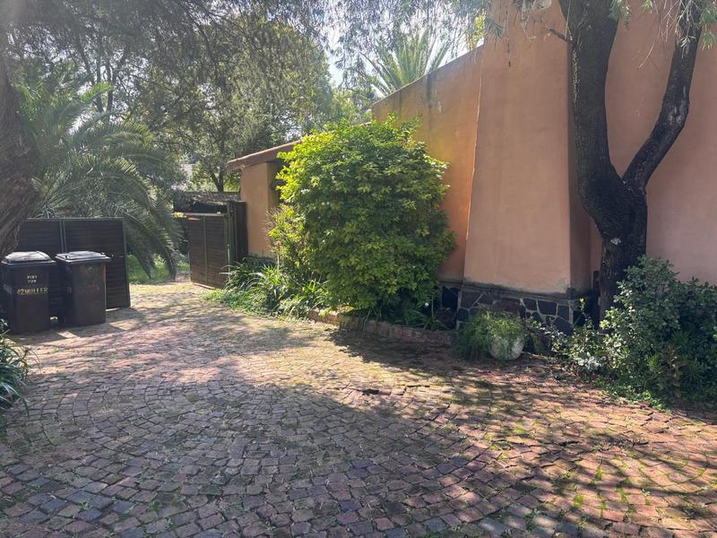 6 Bedroom Property for Sale in Buccleuch Gauteng