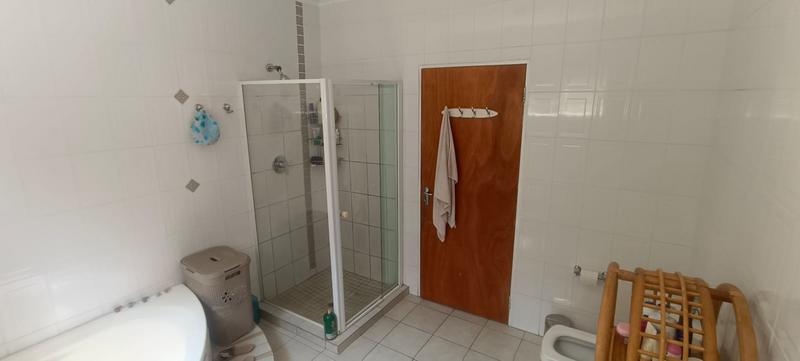 6 Bedroom Property for Sale in Erasmia Gauteng