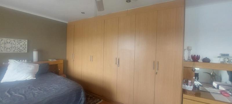 6 Bedroom Property for Sale in Erasmia Gauteng