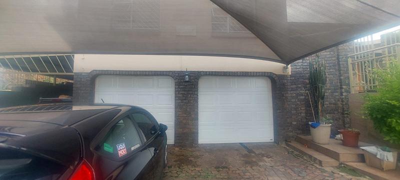 6 Bedroom Property for Sale in Erasmia Gauteng