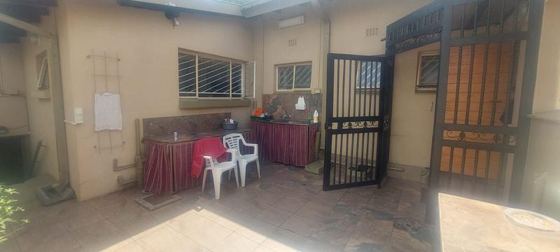 6 Bedroom Property for Sale in Erasmia Gauteng