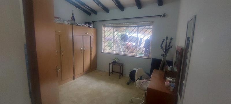 6 Bedroom Property for Sale in Erasmia Gauteng