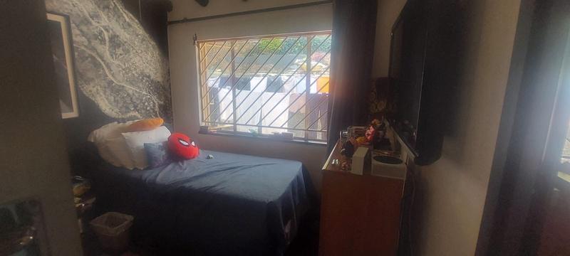 6 Bedroom Property for Sale in Erasmia Gauteng