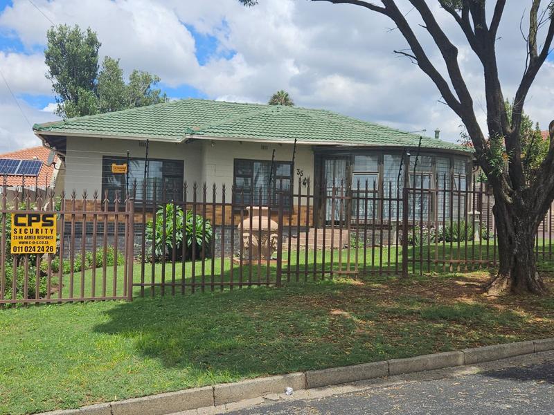3 Bedroom Property for Sale in South Crest Gauteng