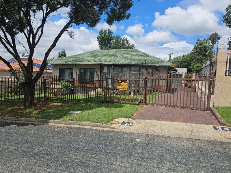 3 Bedroom Property for Sale in South Crest Gauteng