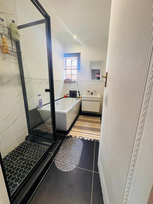 3 Bedroom Property for Sale in Monavoni Gauteng