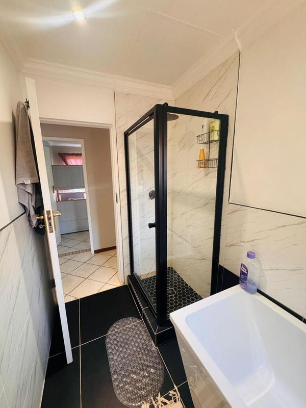 3 Bedroom Property for Sale in Monavoni Gauteng