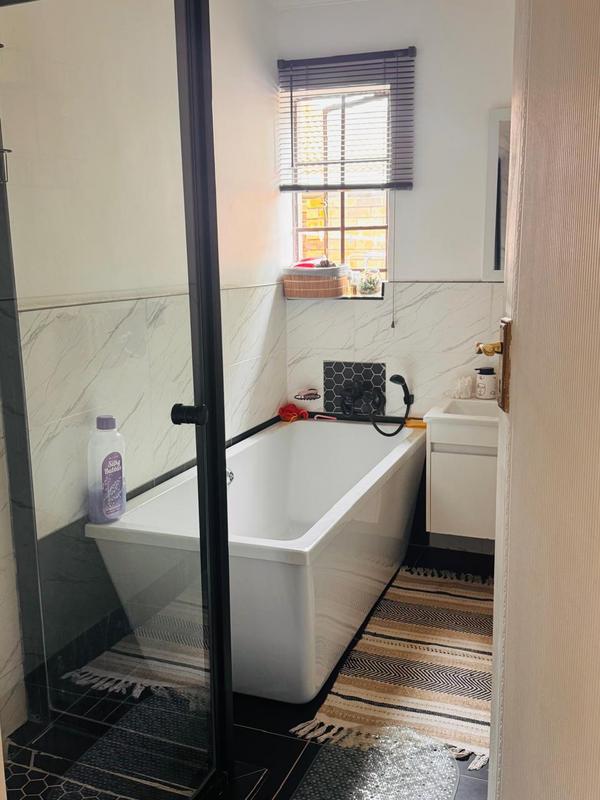 3 Bedroom Property for Sale in Monavoni Gauteng