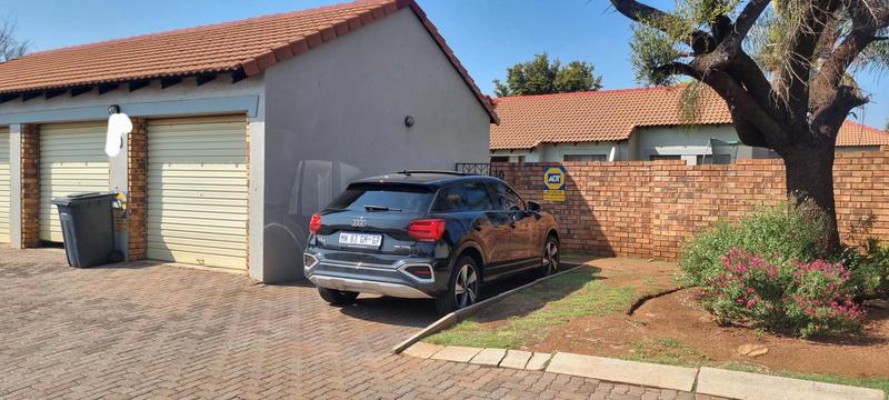 3 Bedroom Property for Sale in Monavoni Gauteng