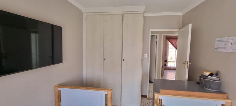 3 Bedroom Property for Sale in Monavoni Gauteng