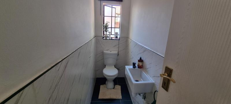 3 Bedroom Property for Sale in Monavoni Gauteng